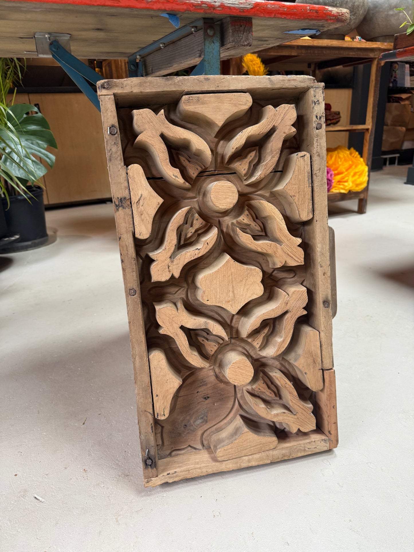 Bleached Concrete Mold