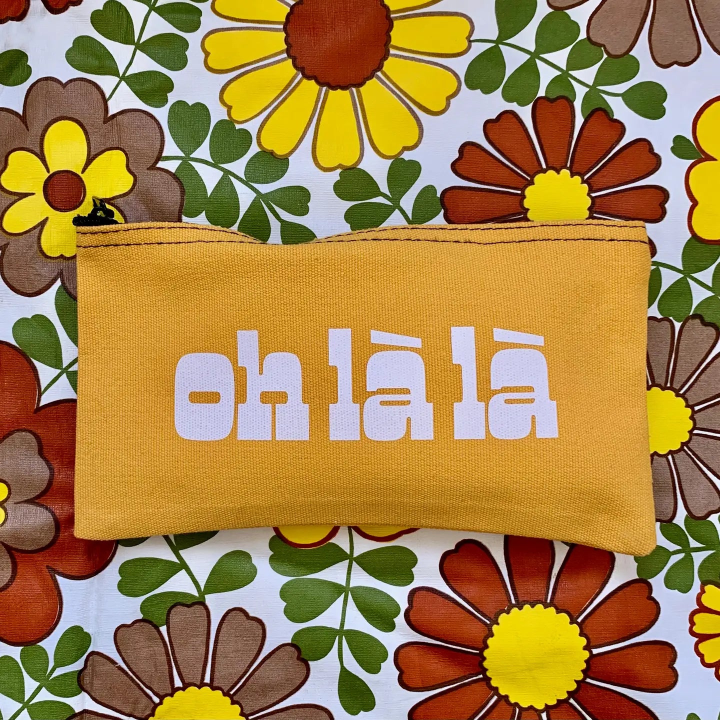 Oh la la le Pouch