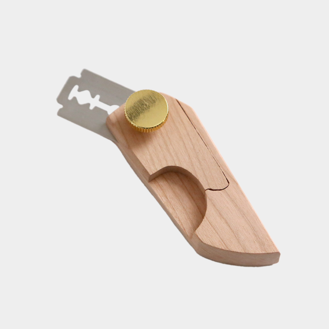 Compact Bread Scoring Tool