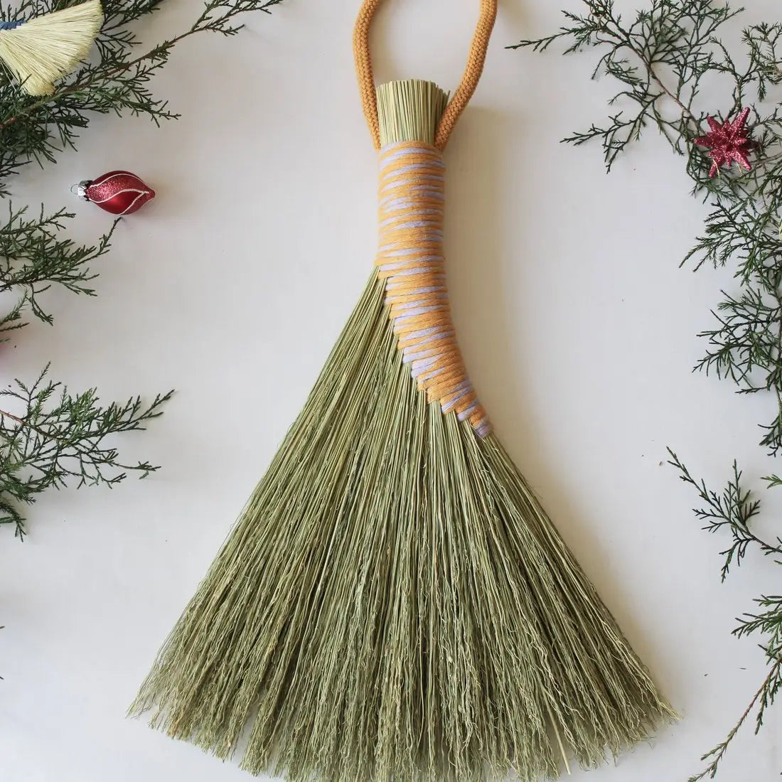 Dual Tone Handbroom - Thumbnail 3