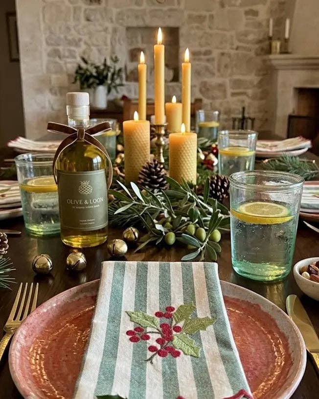 Holly Berry Dinner Napkins s/4