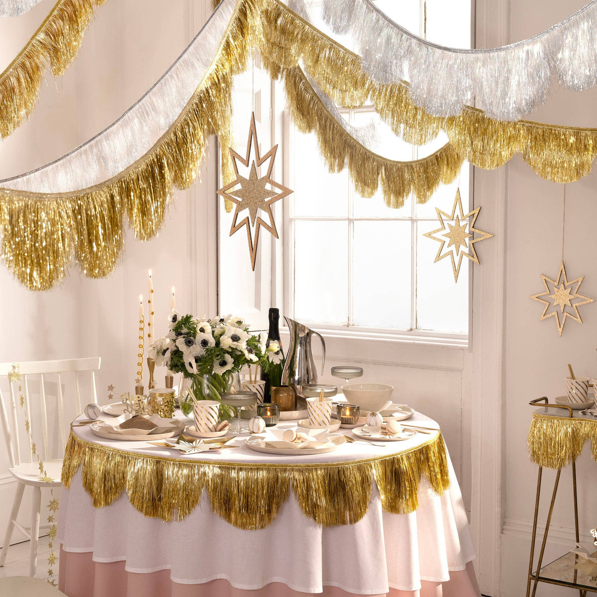 Silver Tinsel Scallop Garland