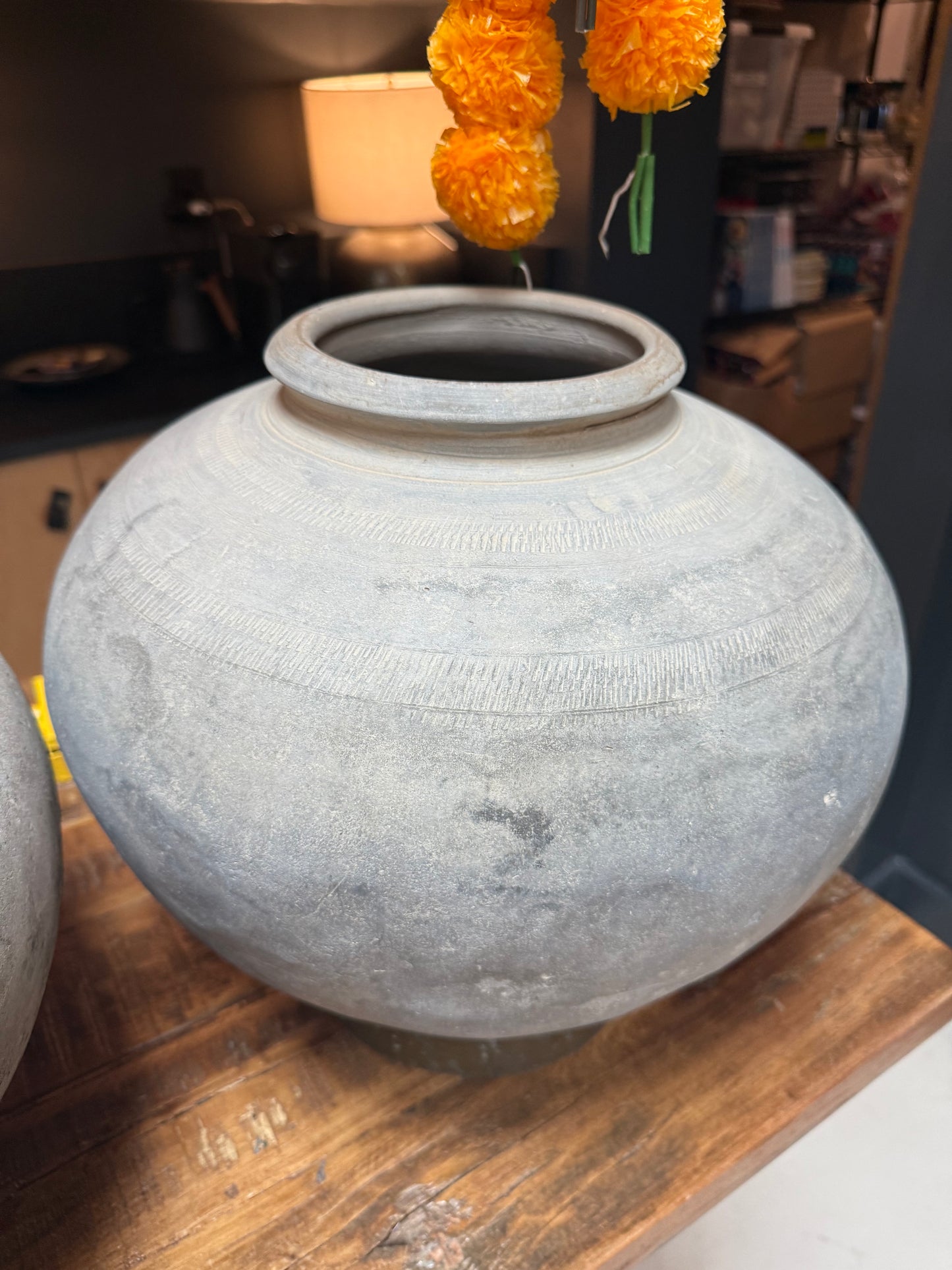 Large Mud Pot w/ Base