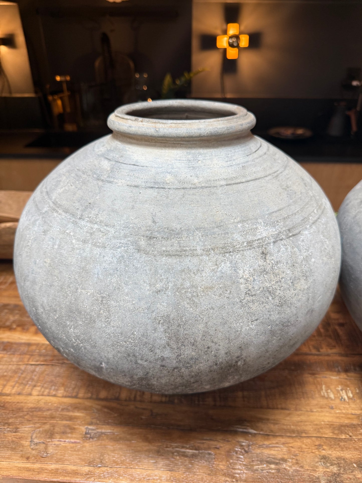 Large Mud Pot w/ Base