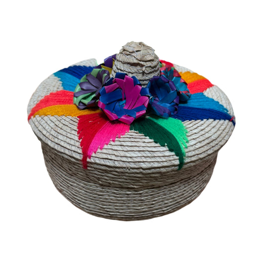 Straw Basket w/Lid