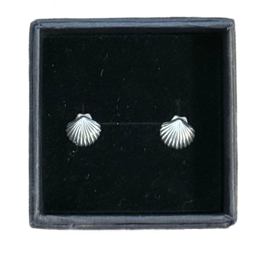 Clam Shell Studs