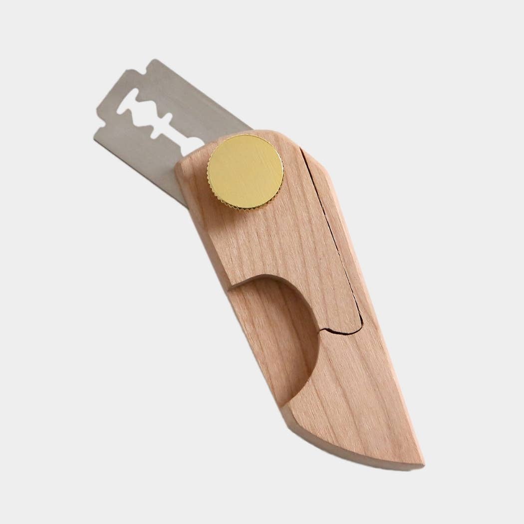 Compact Bread Scoring Tool